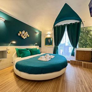 Camera con letto king size
